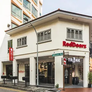 Reddoorz Premium @ Balestier Singapore